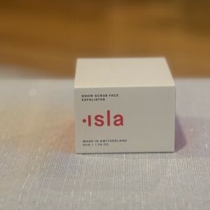 Isla Snow Scrub Face Exfoliator 1.76oz BNIB + Spatula